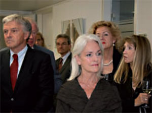 Ines Tancré bei der Vernissage in den Räumen der DHK